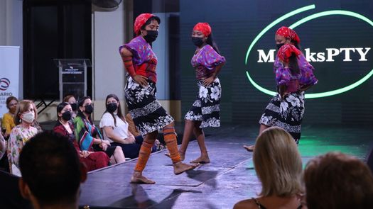 Molas en pasarela europea