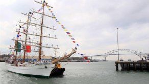 Buque escuela de México cruzará el Canal de Panamá para emprender travesía