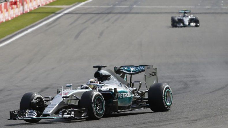 Hamilton y Mercedes dominan el primer libre de Monza