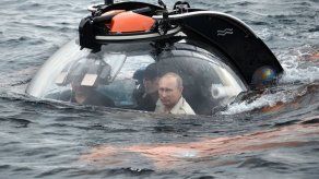 Putin va al fondo del Mar Negro