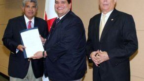 Presentan modificaciones a reglas migratorias y de proceso penal