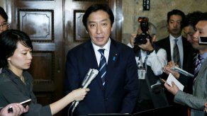 Renuncia ministro japonés a raíz de denuncias sobre donaciones irregulares