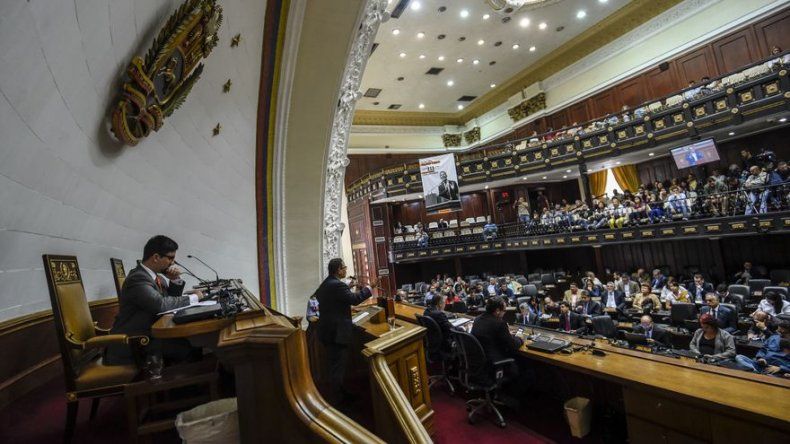 Parlamento venezolano ratifica su vigencia tras ser despojado de funciones