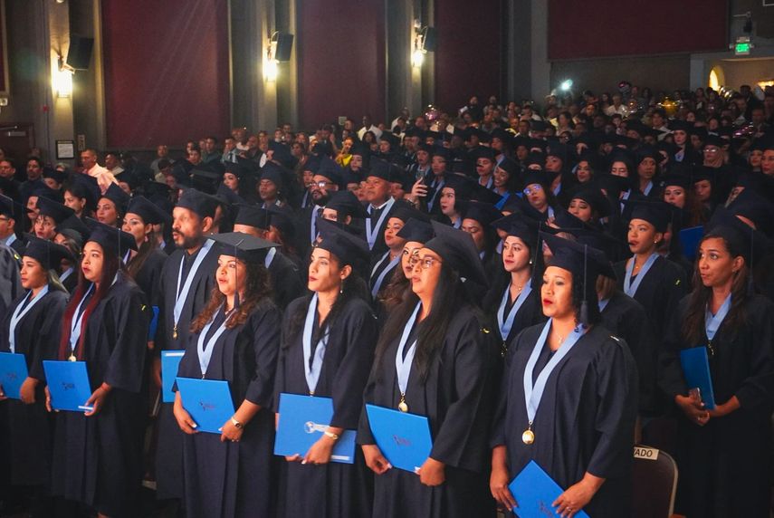 Graduación UDELAS: más mujeres que hombres entre los nuevos licenciados y técnicos.