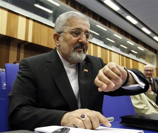 Director de agencia nuclear se reúne con funcionarios iraníes