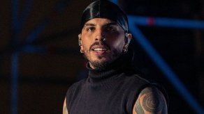 Rauw Alejandro rompe en llanto al recordar a Rosalía.