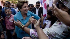 Rousseff recibe seis veces más dinero en donaciones que Marina Silva