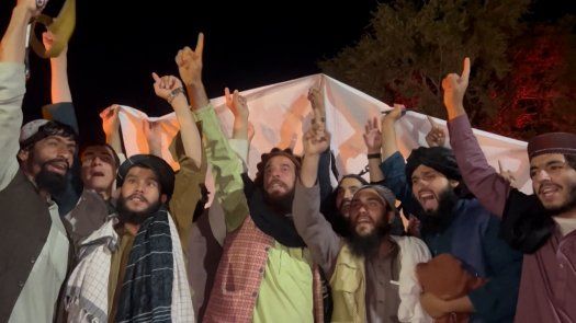 Los talibanes celebran su libertad un año después de la retirada de EE. UU. de Afganistán