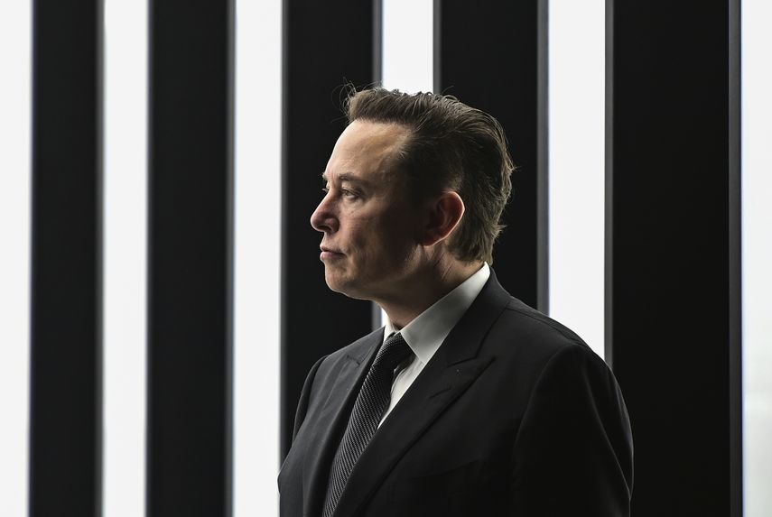 Elon Musk ha acusado alegado que la red social debe dejar de cotizar en bolsa y transformarse como una empresa privada.