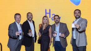 La billetera digital tiene la opción de ser acompañada por una tarjeta física Mastercardcon aceptación en más de 90 millones de comercios a nivel mundial.