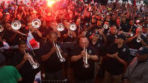 Dianas amanecer del 3 de Noviembreimagen sustraída de En Segundos Panamá