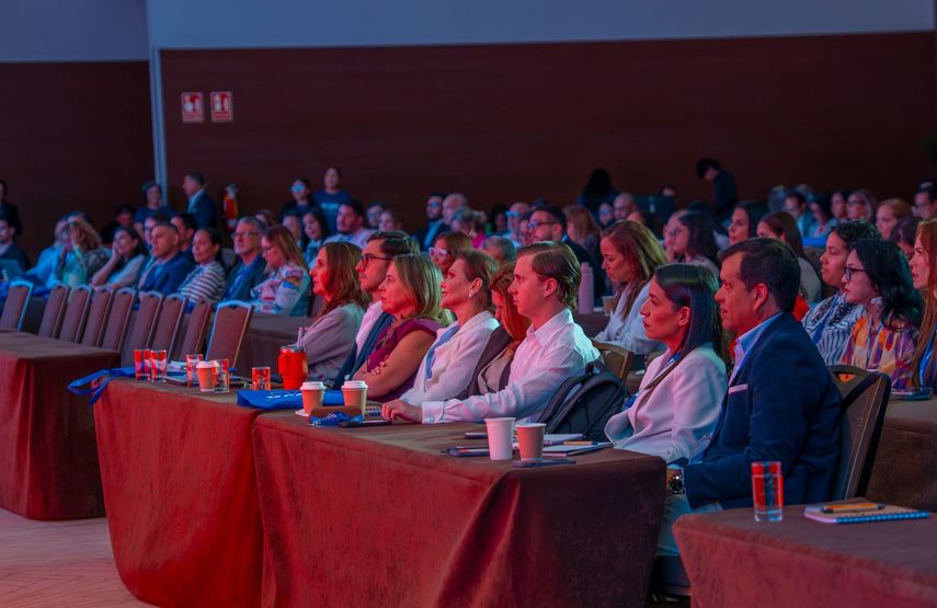 Transformación de los medios y oportunidades de colaboración empresarial. Transformación de los medios y oportunidades de colaboración empresarial.