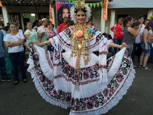 Recorrido de tunas en Santo Domingo de Las Tablas