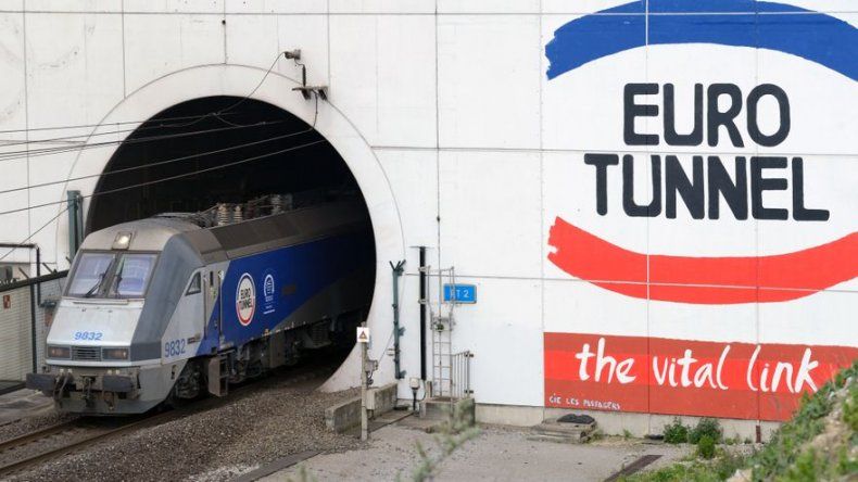 Francia despliega 120 policías adicionales para el Eurotúnel