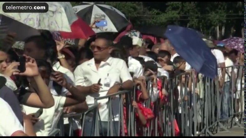 Tristes y desafiantes, los incondicionales de Fidel le despiden en La Habana