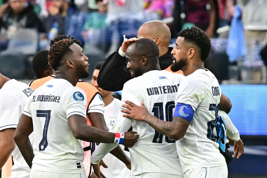 Selección de Panamá: ¿A quien abrazó Cecilio Waterman tras anotar el gol a la final?