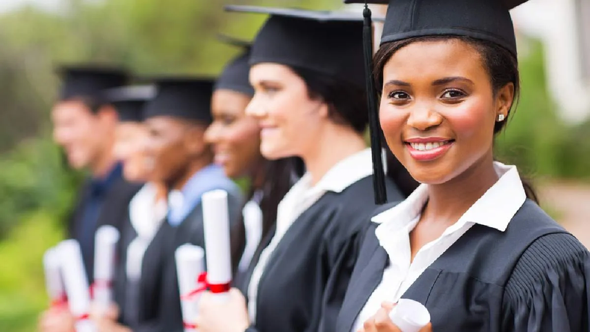 Becas de SENACYT con asignación anual de 60 mil balboas