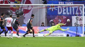 Leipzig propina goliza a Nuremberg y se planta segundo