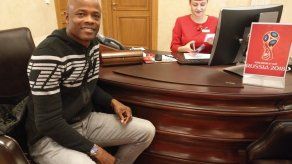 Julio Dely ya está en Moscú para representar a Panamá en el sorteo