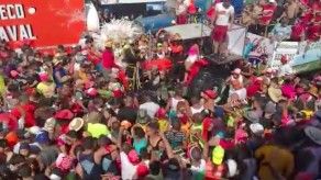 Gritos, tonadas y empujones en las salidas de las reinas