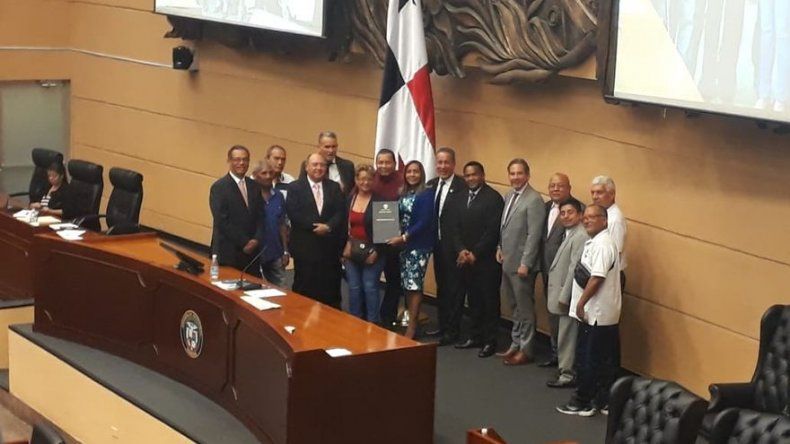 Aprueban en tercer debate proyecto que otorga bono extraordinario a jubilados