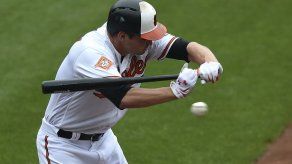 Britton fija marca de salvados