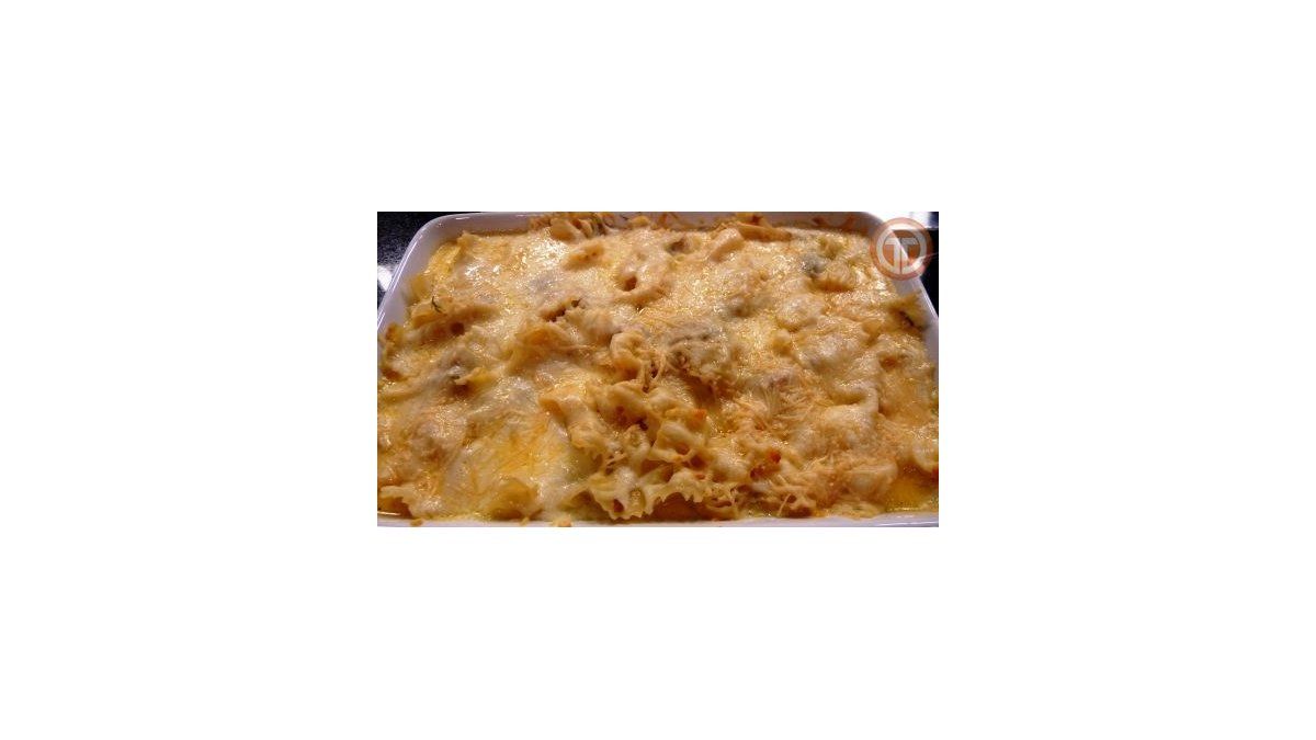 Farfalle gratinado con atún y eneldo.