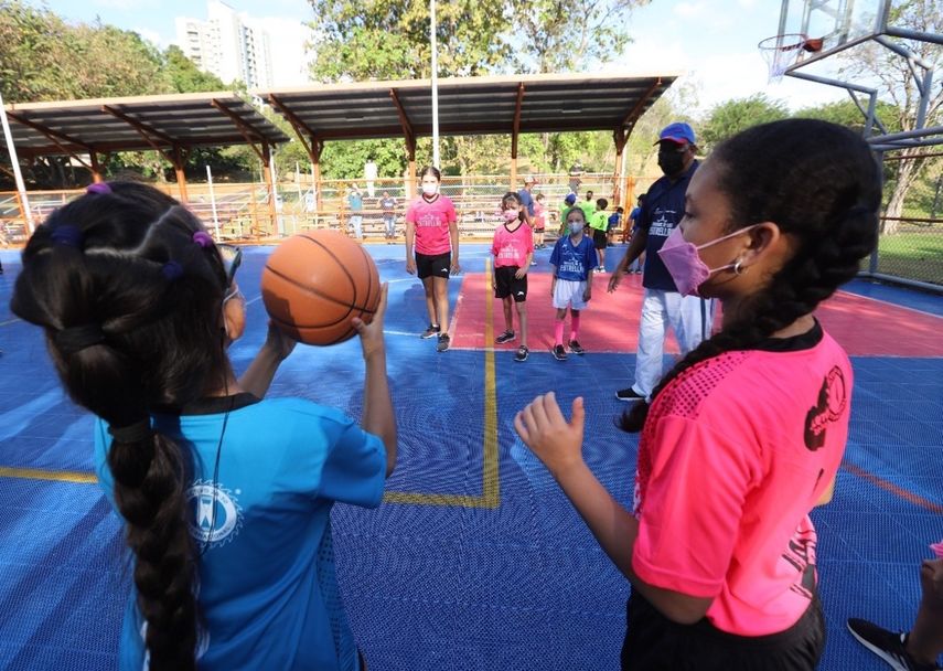 Este programa está dirigido a niños entre los 5 y 13 años.