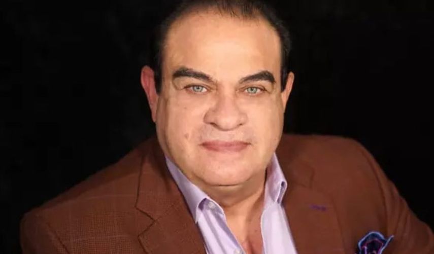 Tony Vega tiene 64 años.