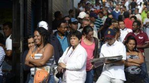 Miles de venezolanos votan en Latinoamérica