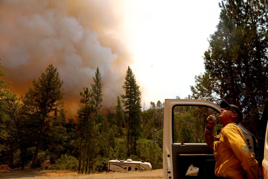 Al oeste un incendio forestal denominado Oak fue declarado el viernes en el condado de Mariposa