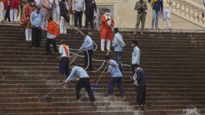 Los hospitales en la India no se dan abasto, y los expertos temen que lo peor aún está por venir.