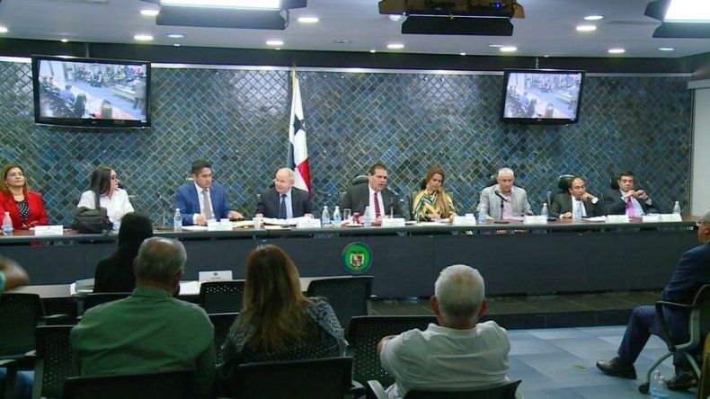 Credenciales recomienda al Pleno la ratificación de Zamorano y Arrocha como magistrados