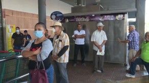 En La Chorrera se forman largas filas en el pago de jubilados y pensionados de la CSS