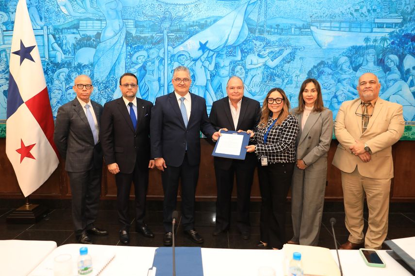 El MOP inicia proceso de licitación para rehabilitar tramo carretera Capira-Santiago El MOP inicia proceso de licitación para rehabilitar tramo carretera Capira-Santiago