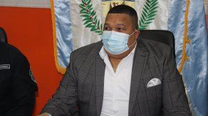 Alex Lee, alcalde de Colón