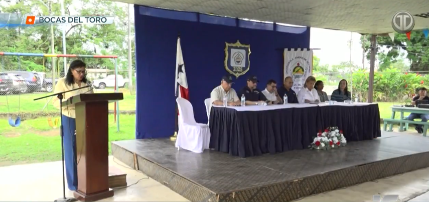 Padres de familia asumen la administración de la escuela antes gestionada por Chiquita Panamá.
