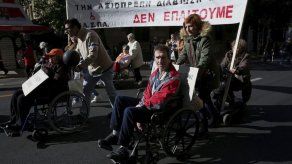 Discapacitados protestan en Grecia contra la austeridad