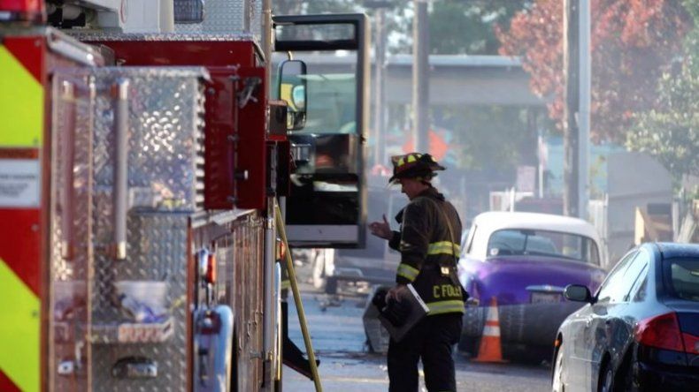 Temen que hayan muerto 40 personas por incendio en Oakland