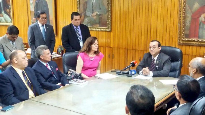 Profesora Turner presenta demanda por 5.3 millones de dólares contra la UP