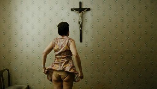 Escándalo en Venecia por filme irreverente de sexo con crucifijo