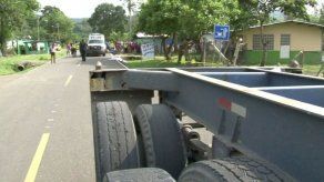 Niña es atropellada por mula en Colón