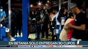 Pacientes madrugan para exámenes médicos en Policlínica Alejandro De La Guardia