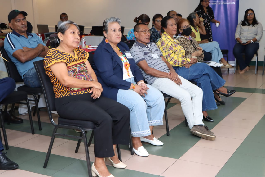 MEDUCA trabaja en fortalecer la educación intercultural bilingüe MEDUCA trabaja en fortalecer la educación intercultural bilingüe