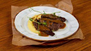 Veganos y vegetarianos dan pelea en el reino del asado