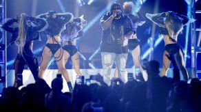 Sech agradece a sus fans tras alzarse con un Premio Lo Nuestro por Sal y Perrea