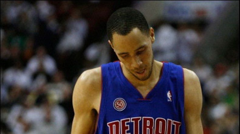 Pistons avanzan en el Este