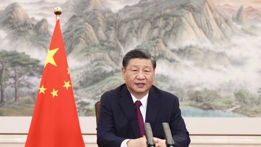 China se abstuvo o votó con Rusia en las recientes propuestas presentadas ante Naciones Unidas, y sus medios, controlados por el estado, han amplificado la desinformación rusa sobre la organización de ataques en Ucrania y la producción de armas biológicas con la colaboración de Estados Unidos.