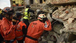Ascienden a 61 los muertos por sismo en México