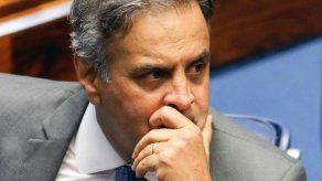 Excandidato presidencial de Brasil Aecio Neves